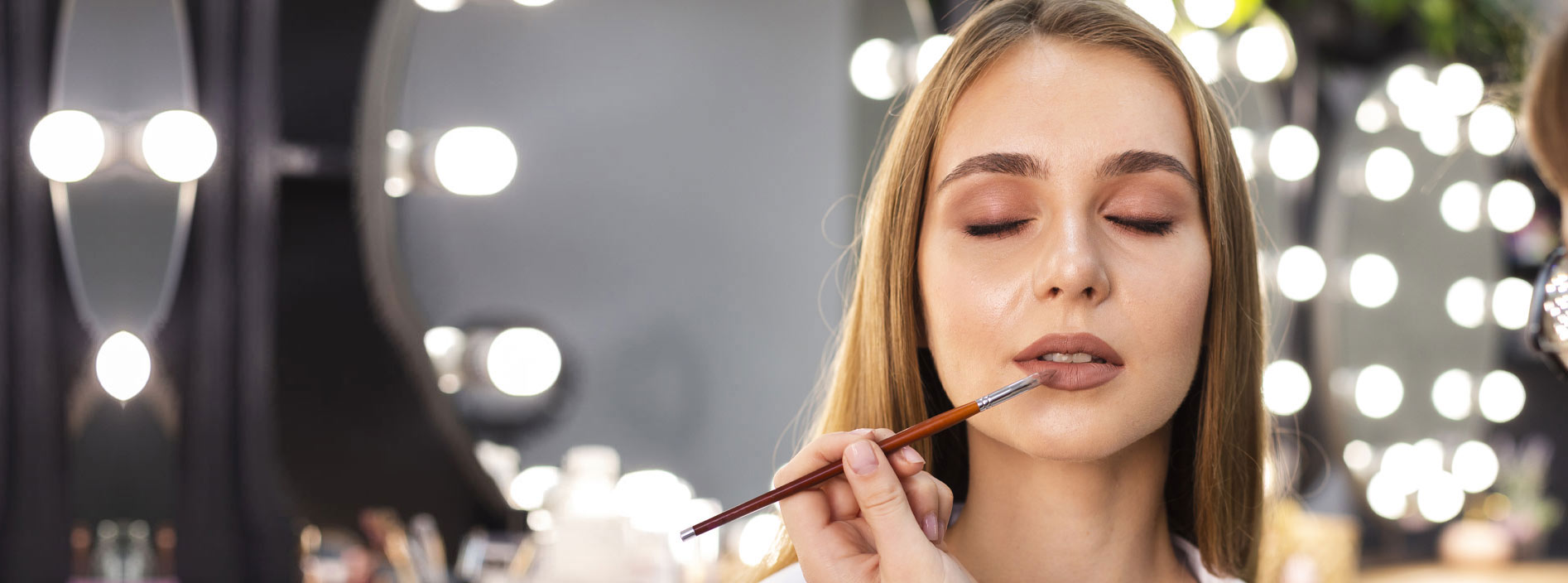 Learn the Secrets of Stunning Makeup: Enroll in Our Course!